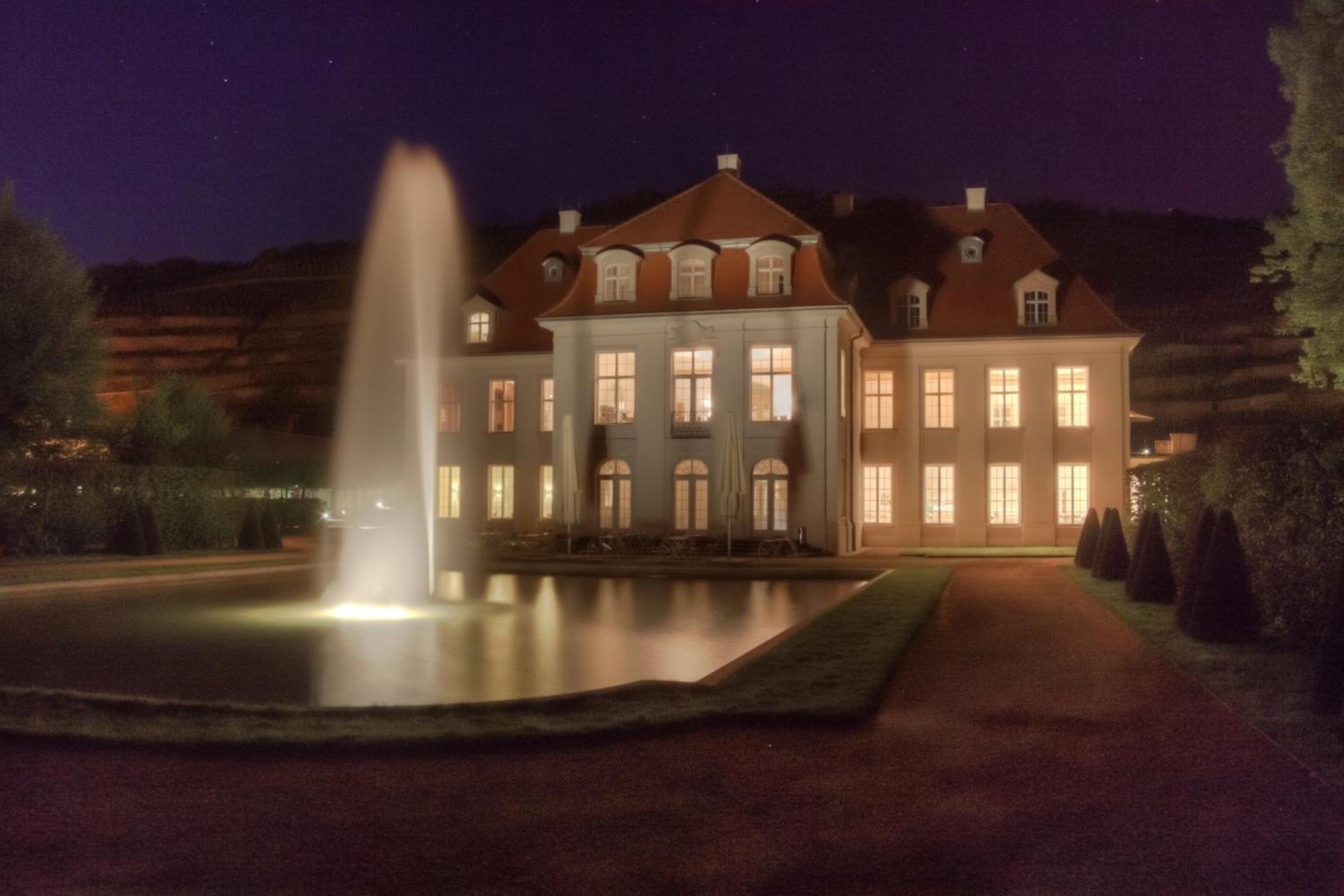 West Hotel An Der Saechsischen Weinstrasse 라데보일 외부 사진