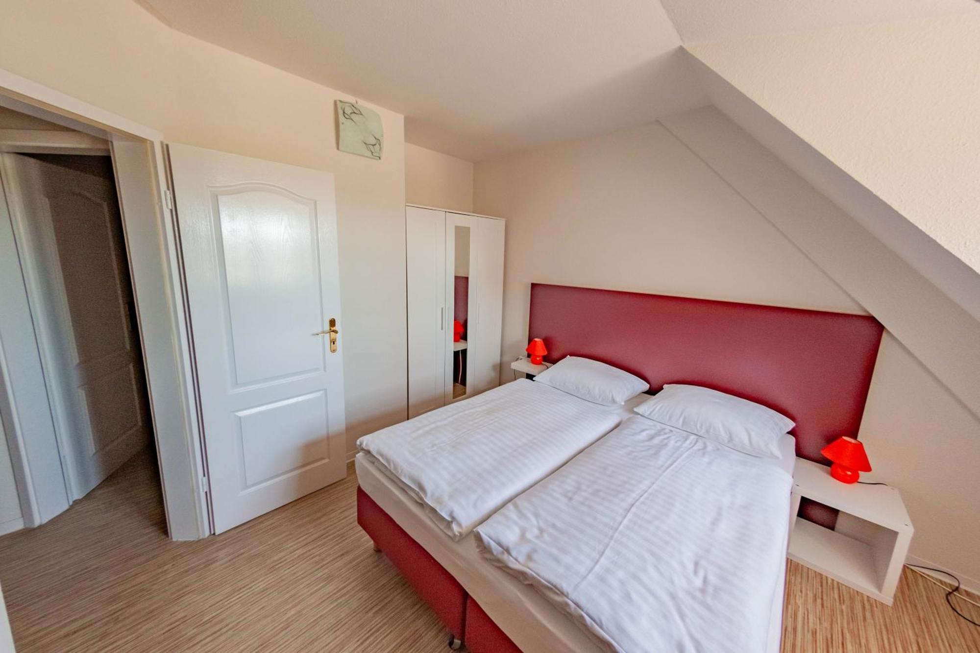 West Hotel An Der Saechsischen Weinstrasse 라데보일 외부 사진